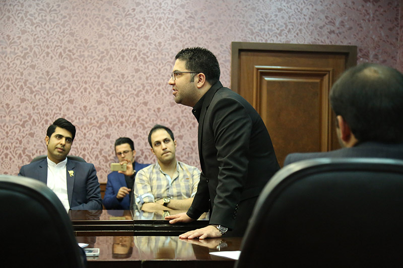 علی پیرهانی